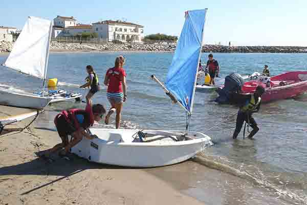 La résidence, en première ligne, vue de la plage des saintes